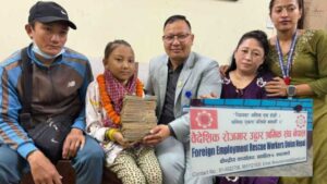 समाजसेवी योन्जनको पहलमा मिर्गौला पीडित बालिकालाई अध्यक्ष मोक्तानको हातबाट २२ लाख हस्तान्तरण