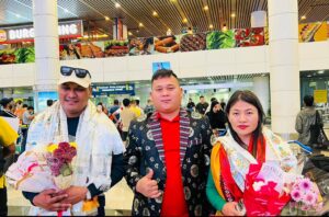 ल्होछार कार्यक्रमका लागि कलाकार आइपुगे, घेदुङ मलेसियाद्वारा भव्य स्वागत